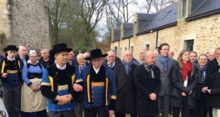 bollore-fete-les-195-ans-de-son-groupe-avec-une-messe-kerdevot